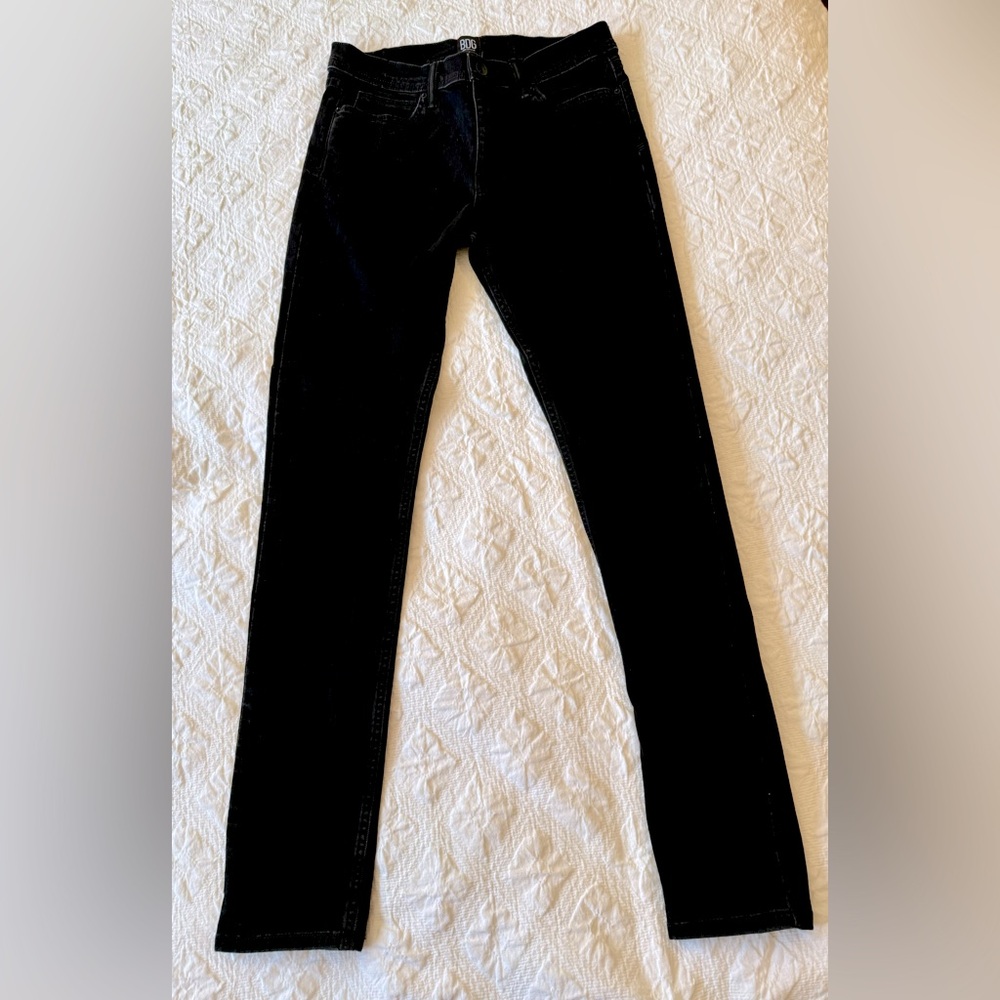Urban Outfitters Men’s stretch skinny-fit black denim jeans